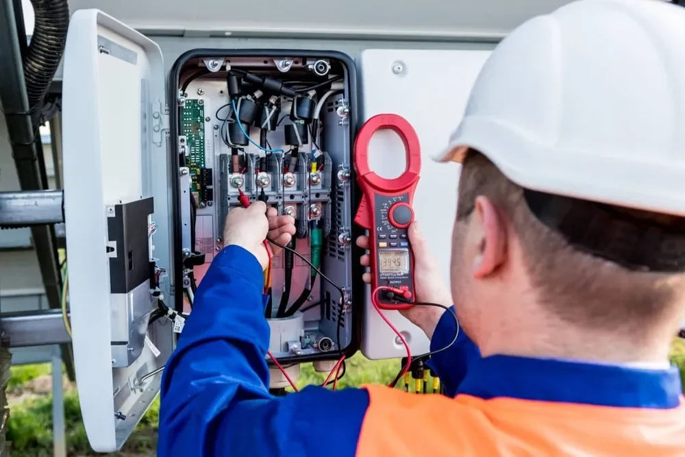 Grasping the Humming Noise from an Inverter